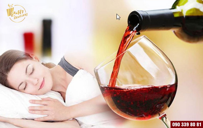 Dùng một ly rượu vang trước khi ngủ giúp bạn dễ dàng vào giấc ngủ hơn