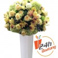 BÌNH HOA HỒNG CẨM TÚ CẦU KẾT HỢP HOA HỒNG