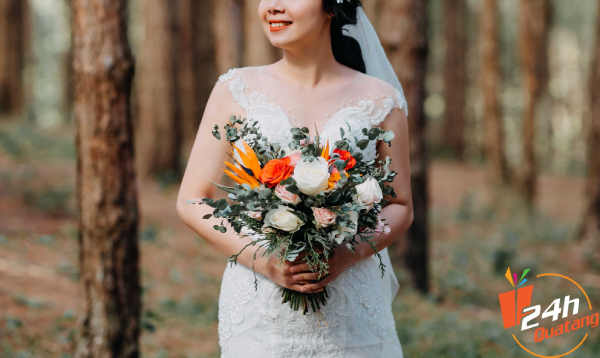 Quatang24h.com.vn - Hoa cưới dáng ngắn